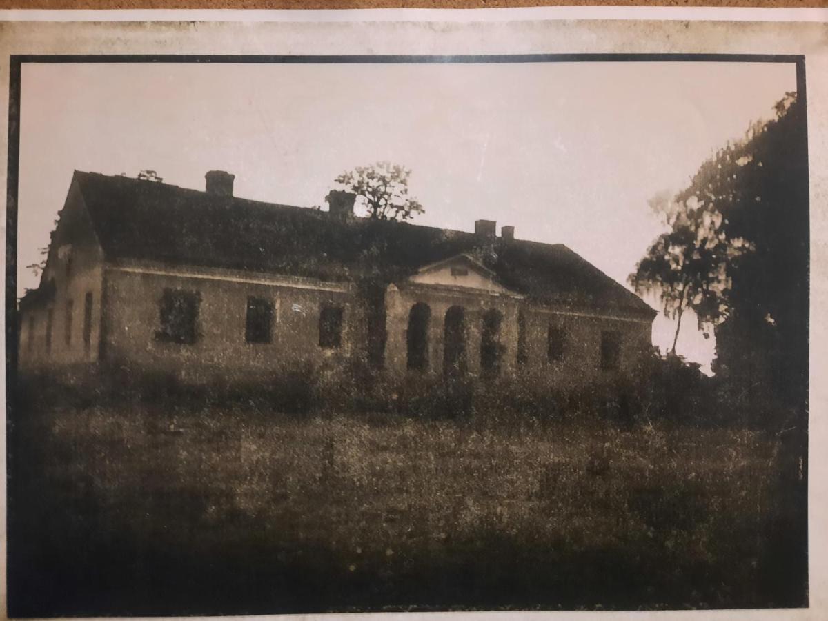 Dwor Na Wichrowym Wzgorzu Bed & Breakfast Przybysławice Dış mekan fotoğraf