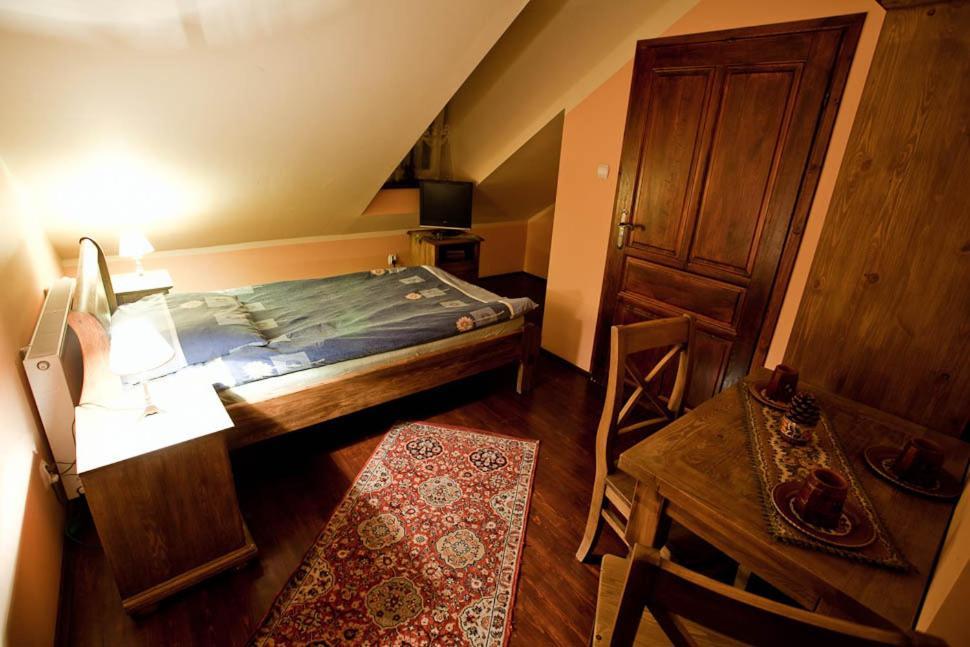 Dwor Na Wichrowym Wzgorzu Bed & Breakfast Przybysławice Dış mekan fotoğraf