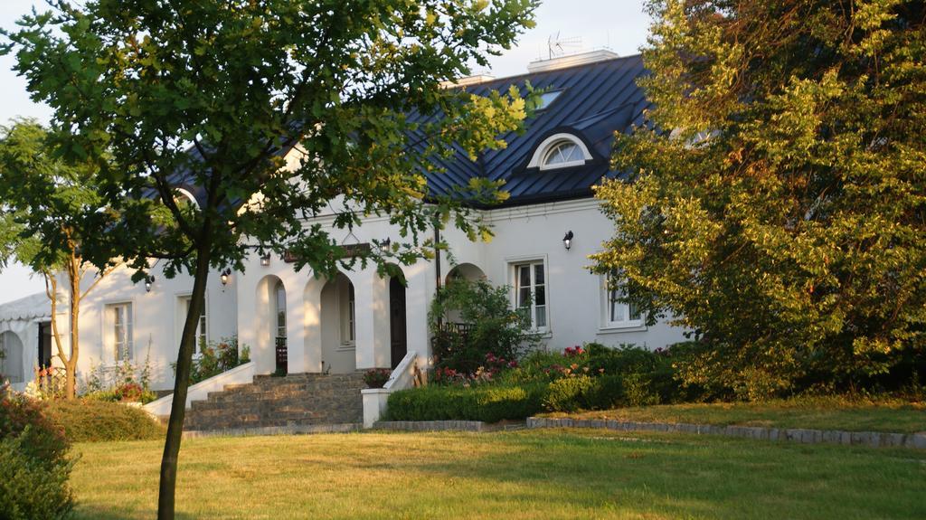 Dwor Na Wichrowym Wzgorzu Bed & Breakfast Przybysławice Dış mekan fotoğraf