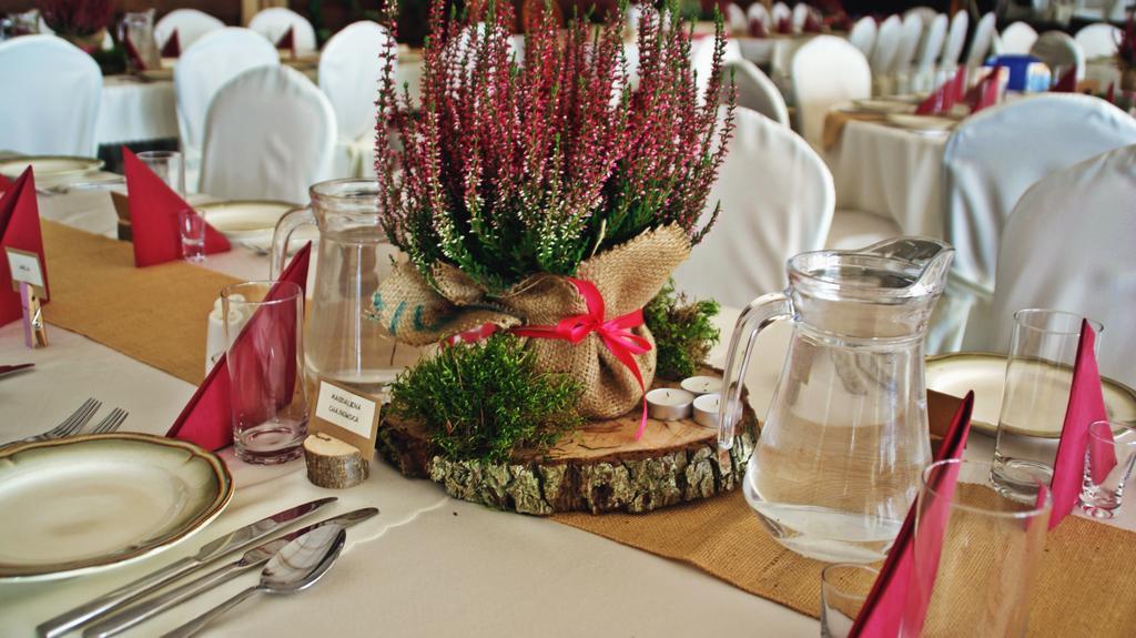 Dwor Na Wichrowym Wzgorzu Bed & Breakfast Przybysławice Dış mekan fotoğraf