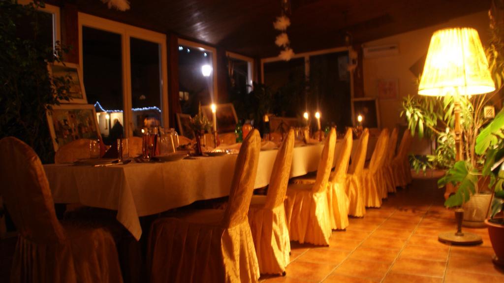 Dwor Na Wichrowym Wzgorzu Bed & Breakfast Przybysławice Dış mekan fotoğraf