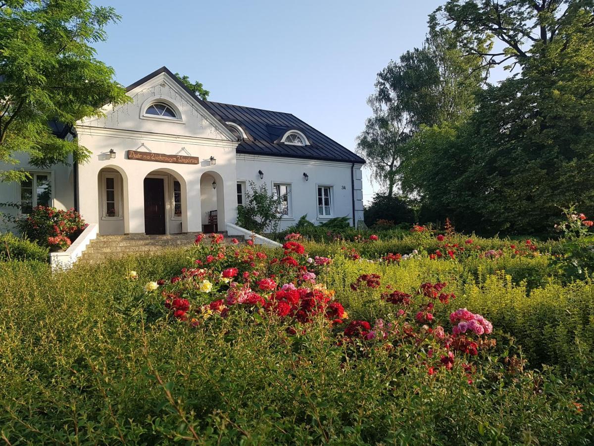Dwor Na Wichrowym Wzgorzu Bed & Breakfast Przybysławice Dış mekan fotoğraf